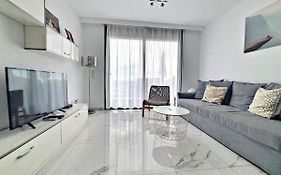 Sea View In Paradise Court